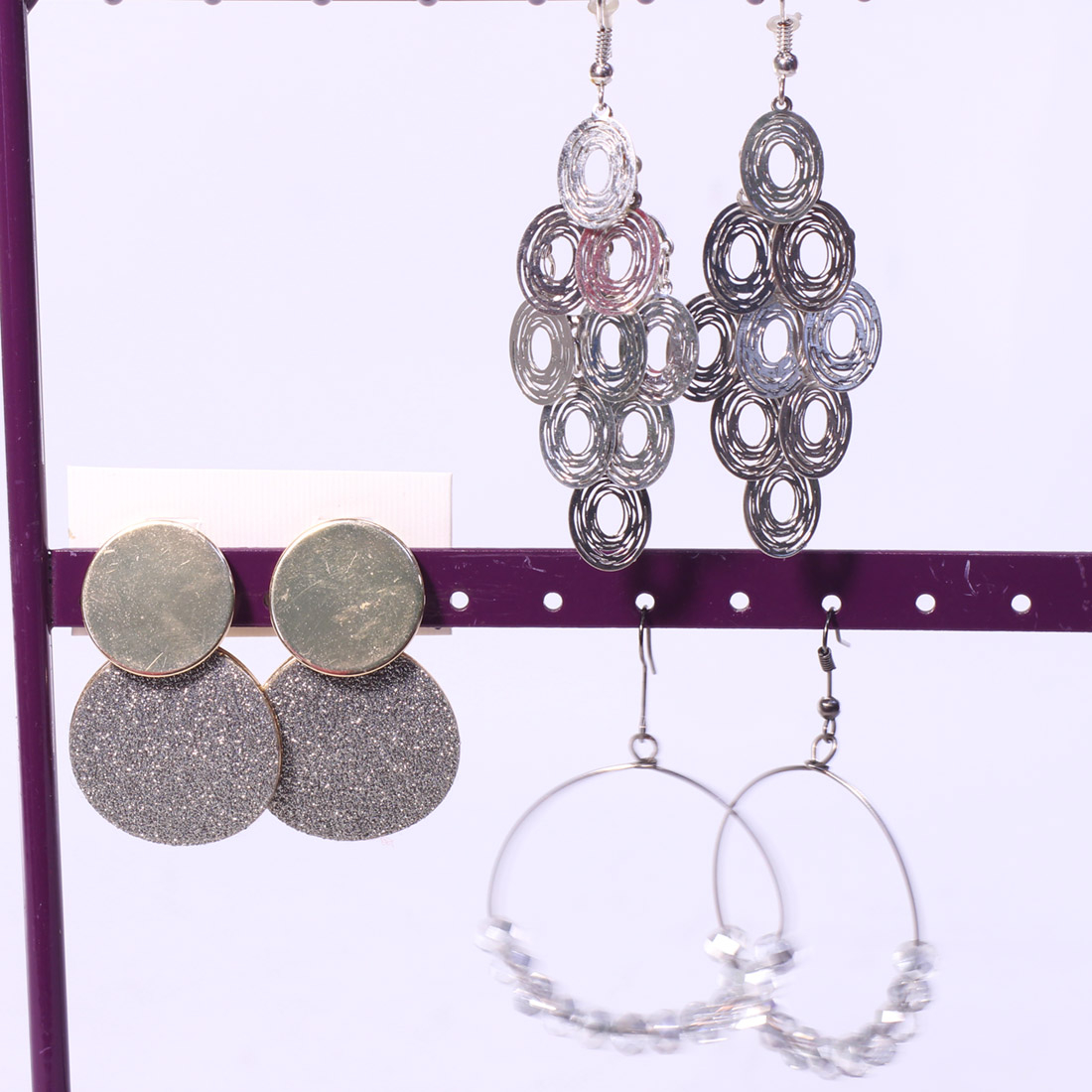 Sept paires de boucles d'oreille Bon état - Vue 2 - 
